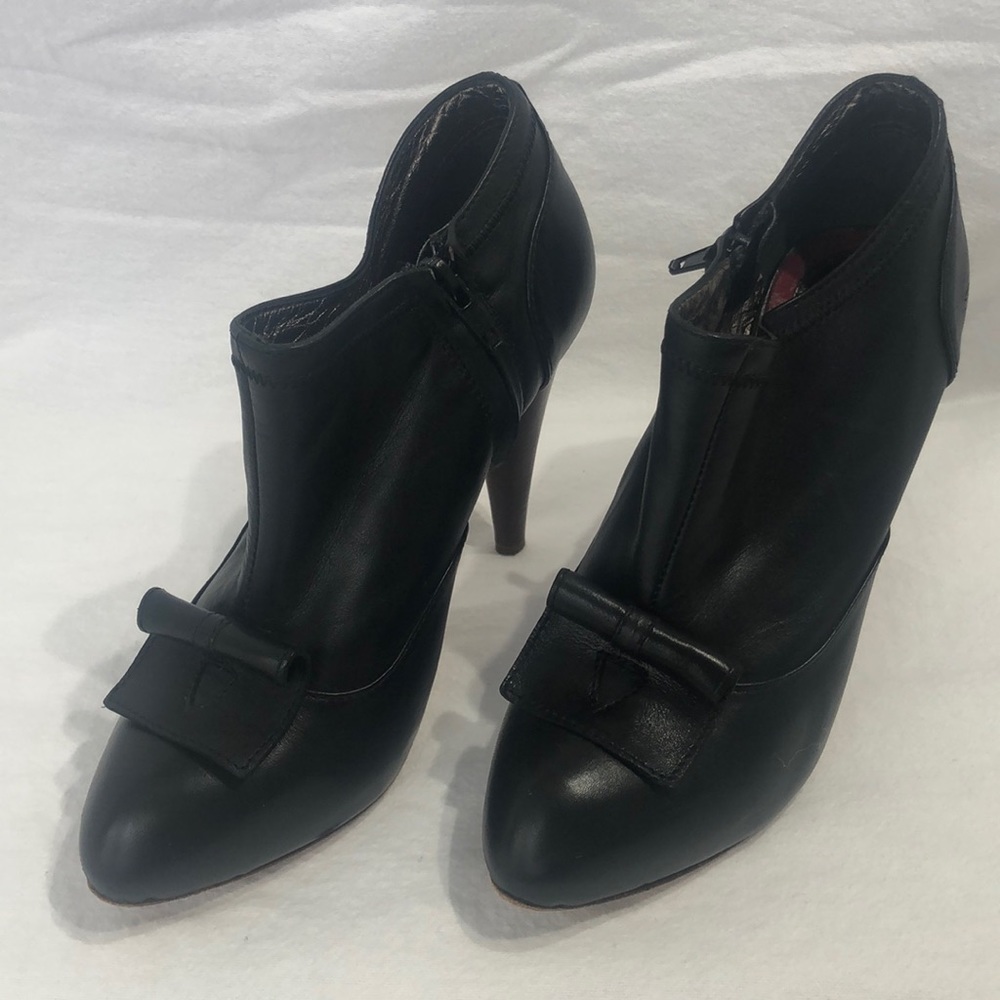 7 for All Mankind black leather booties. Sz 6 1/2